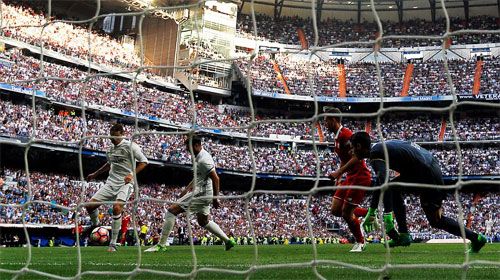 Ronaldo lập cú đúp, Real đè bẹp Sevilla