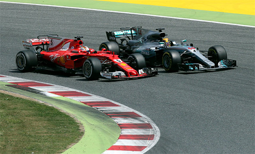 Hamilton lật ngược thế cờ, đánh bại Vettel tại Catalunya