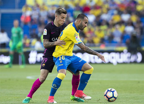 Neymar lập hat-trick, Barca giữ đỉnh bảng trong sức ép từ Real