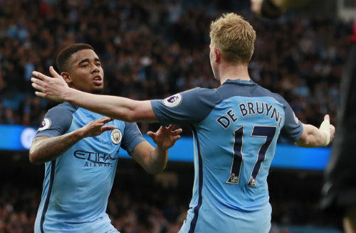 Vượt ải West Brom, Man City đặt một chân trong top 4