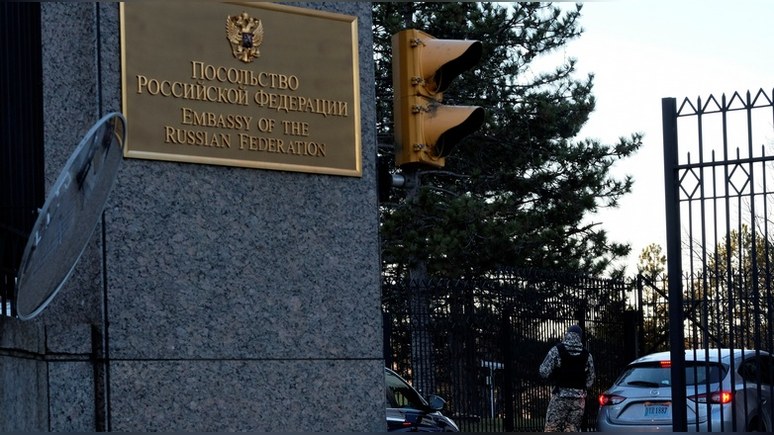 Tại Mỹ, con phố nơi tọa lạc toà nhà Đại sứ quán Nga được đổi tên thành: Boris Nemsov Plaza.