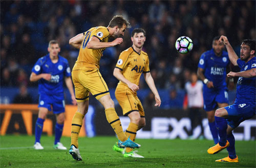 Kane ghi bốn bàn, Tottenham thắng Leicester bằng tỷ số quần vợt