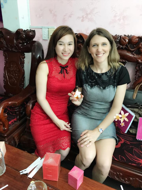 Thạc sĩ Thu Hường mang nước hoa Việt tới gần với người tiêu dùng