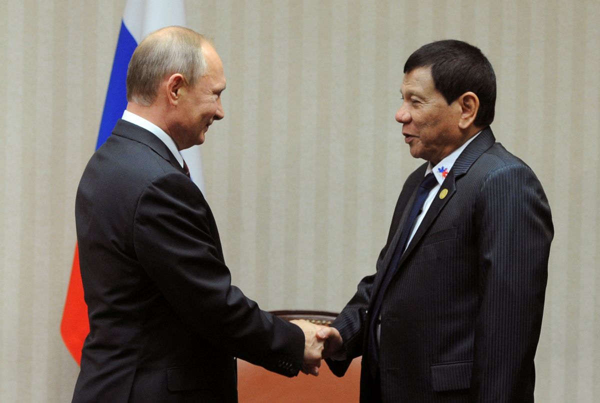 Tổng thống Philipin gián đoạn chuyến thăm Moscow.