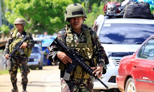 Philippines đưa trực thăng, đặc nhiệm chiến đấu với phiến quân