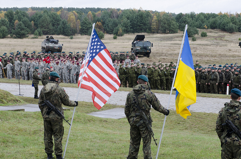 Trong dự toán ngân sách của Mỹ năm 2018 có xem xét tới khoản cung cấp vũ khí sát thương cho Ukraine.