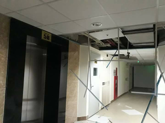 Hà Nội mưa giông lớn, cây đổ, đường ngập