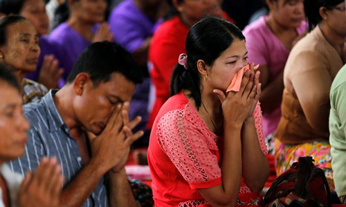 Myanmar hoả táng nạn nhân vụ rơi máy bay quân sự
