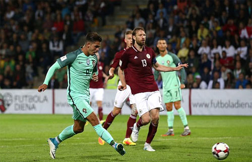 Ronaldo lập cú đúp, Bồ Đào Nha nối dài mạch thắng ở vòng loại World Cup