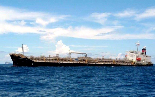 Cứu tàu chở 30.000 tấn hóa chất bị nghiêng ở biển Bình Thuận