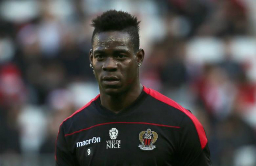 Balotelli ký hợp đồng mới với Nice