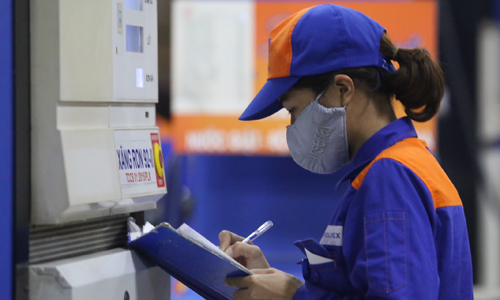 Giá xăng giảm từ 17h chiều nay