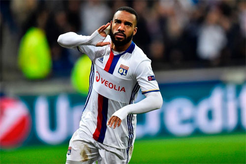 Arsenal sắp phá kỷ lục mua sắm vì Lacazette