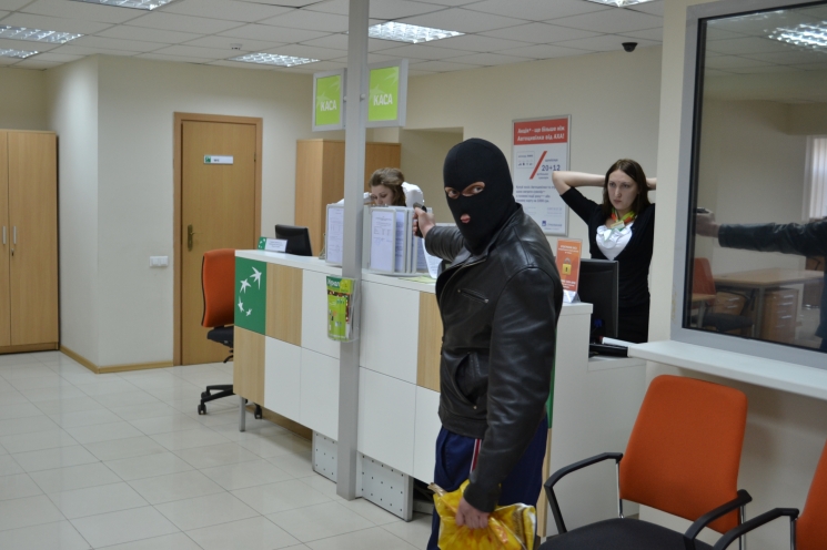 Tại Kiev, cảnh sát tóm được tên cướp chuyên cướp các ngân hàng.