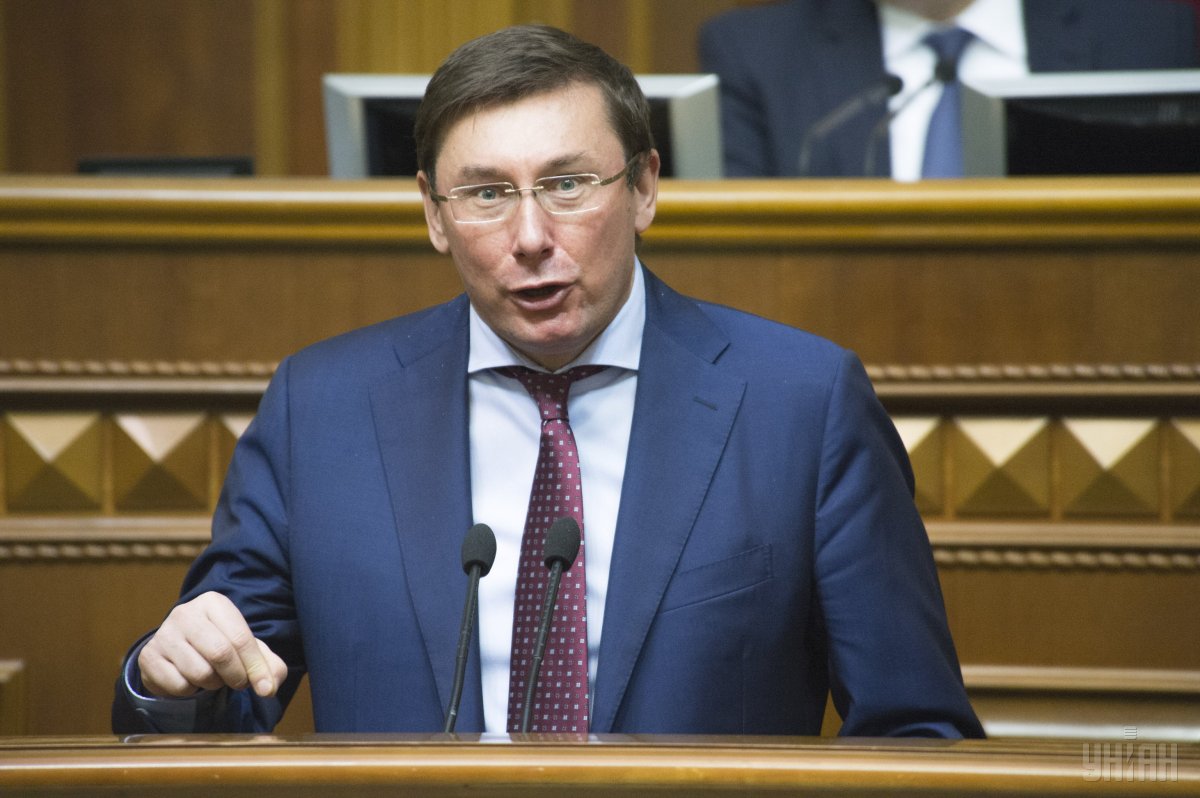 Viện trưởng Viện kiểm sát tối cao Ukraine Lusenko gào lên và rời phòng họp của Ủy ban quy chế quốc hội .