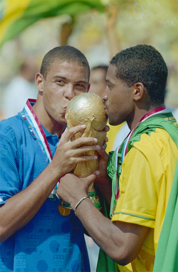 Ronaldo sung sướng khi con trai lên tuyển U18 Brazil