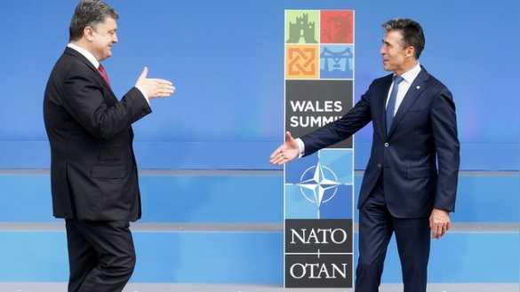 Tổng thống Porosenko: Ukraine sẽ không nộp đơn vào NATO.