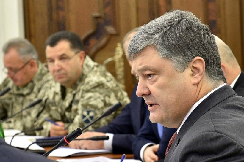 Ukraine áp dụng chế độ kiểm soát sinh học tại biên giới đối với những người nước ngoài.