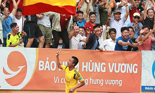 Nam Định trở lại V-League sau bảy năm vắng bóng