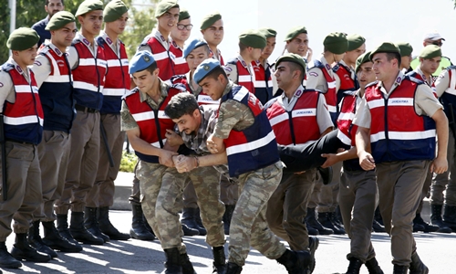 Thổ Nhĩ Kỳ sa thải hơn 7.000 người nghi liên quan đảo chính