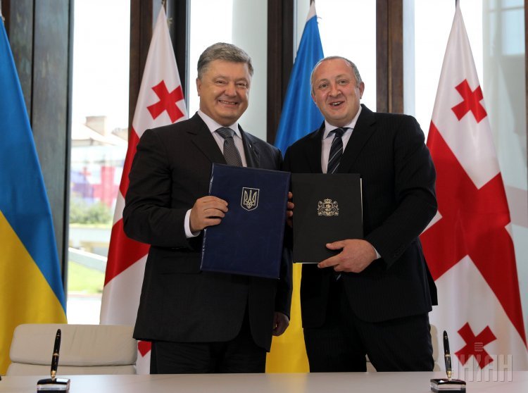 Ukraine và Grudia ký thông cáo chung về đối tác chiến lược.