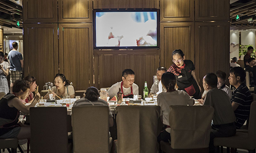 Thành tỷ phú nhờ bán lẩu
