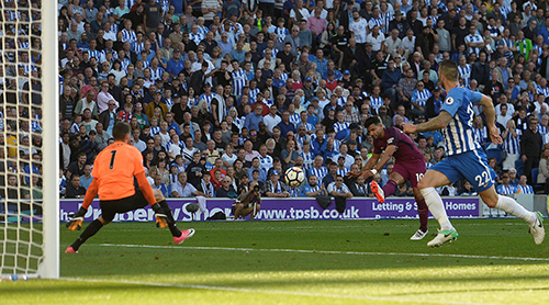 Man City thể hiện bản lĩnh đại gia ở vòng đầu Ngoại hạng Anh