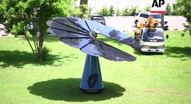 Hệ thống pin mặt trời khổng lồ có hình dáng như một bông hoa