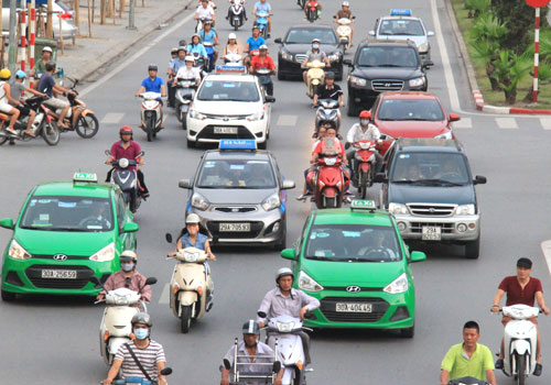 Hà Nội cấm taxi, ôtô hoạt động trên nhiều tuyến phố