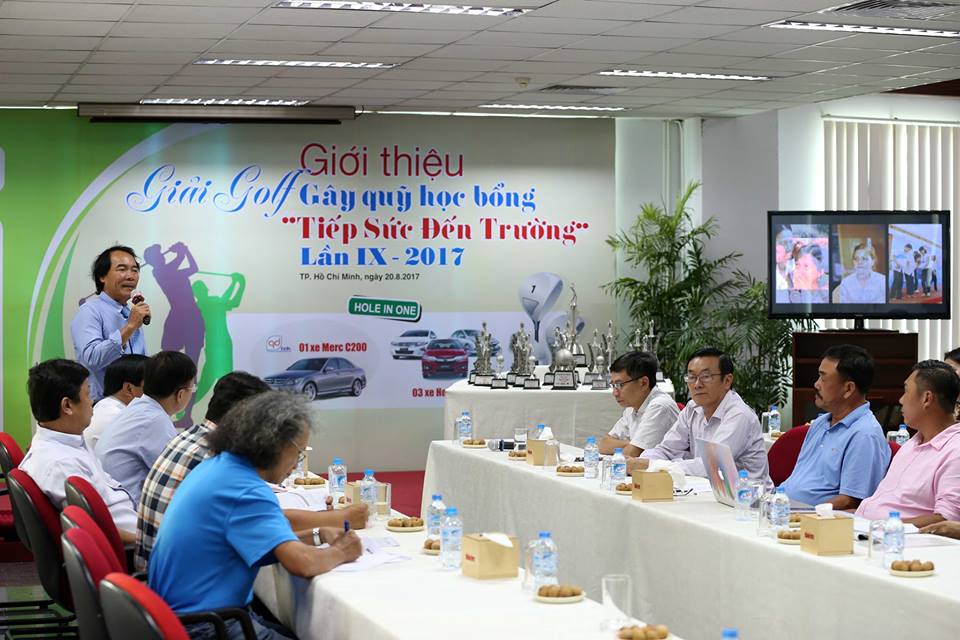 Giải golf “Tiếp sức đến trường” 2017 : 9,5 tỷ đồng tặng cho 1050 tân sinh viên
