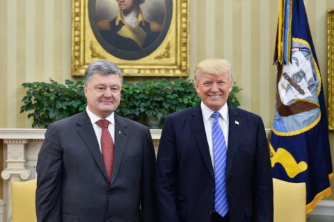 Tổng thống Mỹ Trump trấn an Tổng thống Porosenko về sự ủng hộ Ukraine từ phía Mỹ.