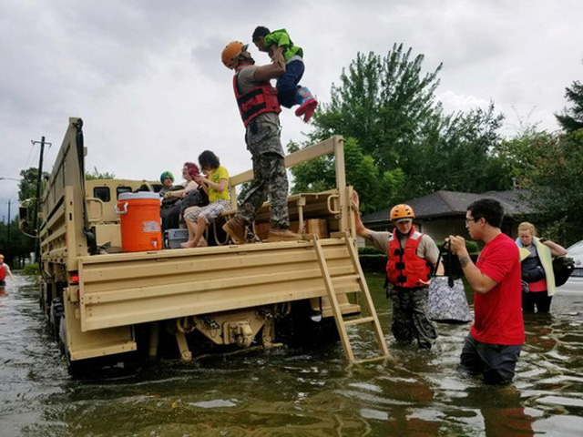 "Bóng ma Katrina" trong hình hài Harvey