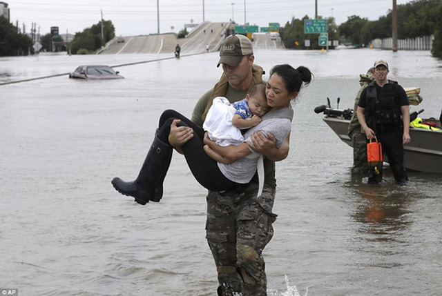 "Bóng ma Katrina" trong hình hài Harvey