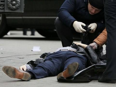 Tại Kiev, tên trộm say dùng dao tấn công bác sĩ.