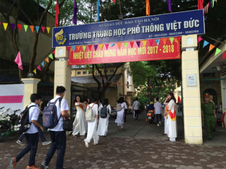 Cả nước tưng bừng khai giảng năm học mới 2017-2018