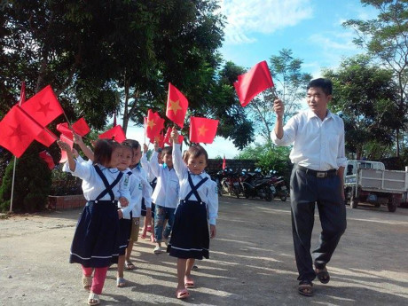 Cả nước tưng bừng khai giảng năm học mới 2017-2018