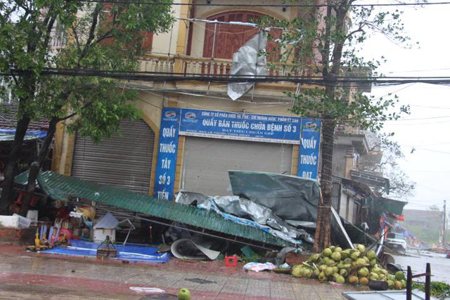 Những hình ảnh tan hoang nơi “siêu bão” quét qua