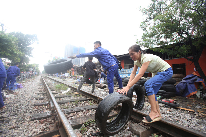 Hiện trường vụ cháy làm siêu thị đổ sập trong đêm ở Hà Nội