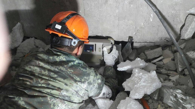 Số người chết lên đến 225, Mexico chạy đua cứu hộ