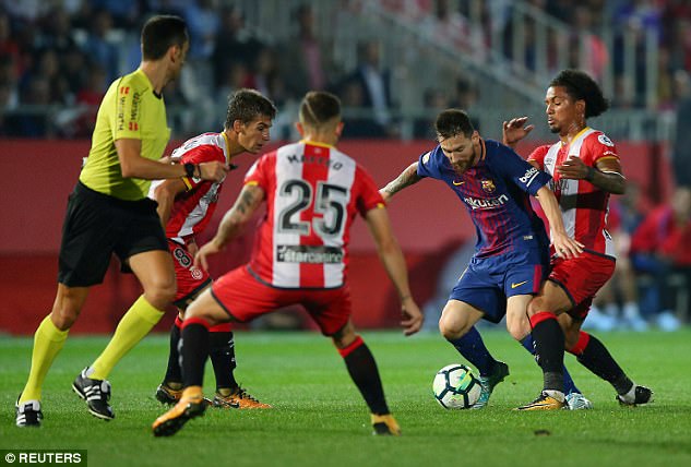 Luis Suarez tỏa sáng, Barcelona toàn thắng cả 6 trận ở La Liga