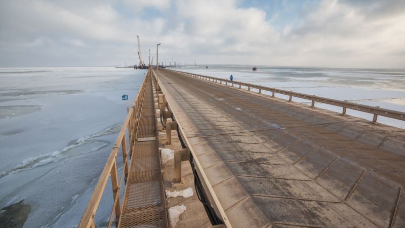 Ukraine sẽ kiện Nga vì cây cầu bắc qua eo biển Kerch tới Crimea