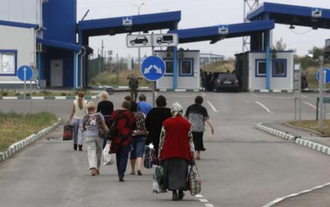 Kiev tìm cách cản đường người Ukraine tới Nga