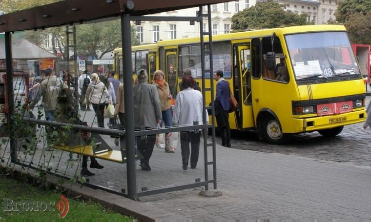 Chi tiết về vụ cướp các hành khách trên chiếc xe buýt tại tỉnh Kherson