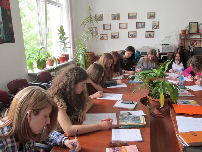 Ba trường đại học Ukraine tổ chức các lớp học giả