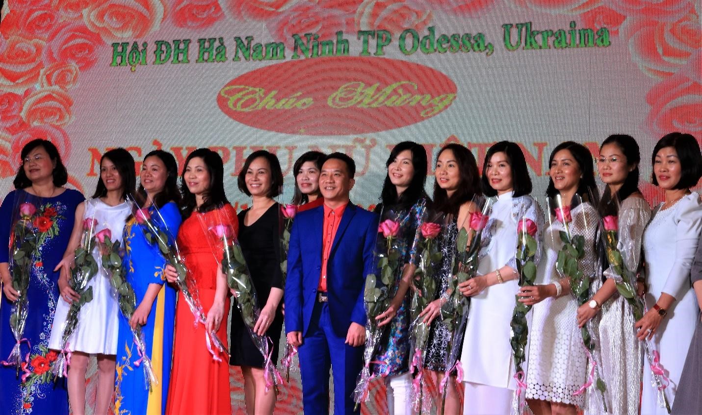 VTV4 đưa tin về buổi lễ kỷ niệm ngày phụ nữ Việt Nam 20/10 của HĐH Hà Nam Ninh Odessa