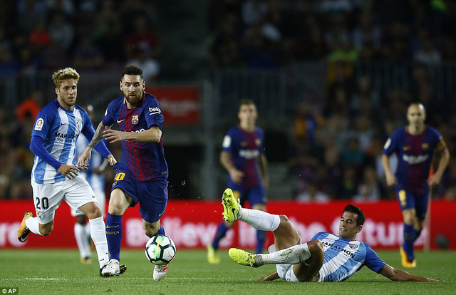 Hạ gục Malaga, Barcelona bỏ xa Real Madrid 8 điểm