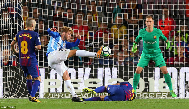 Hạ gục Malaga, Barcelona bỏ xa Real Madrid 8 điểm