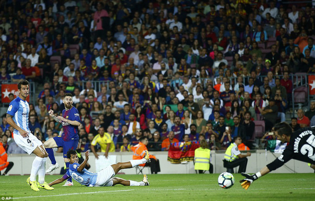 Hạ gục Malaga, Barcelona bỏ xa Real Madrid 8 điểm