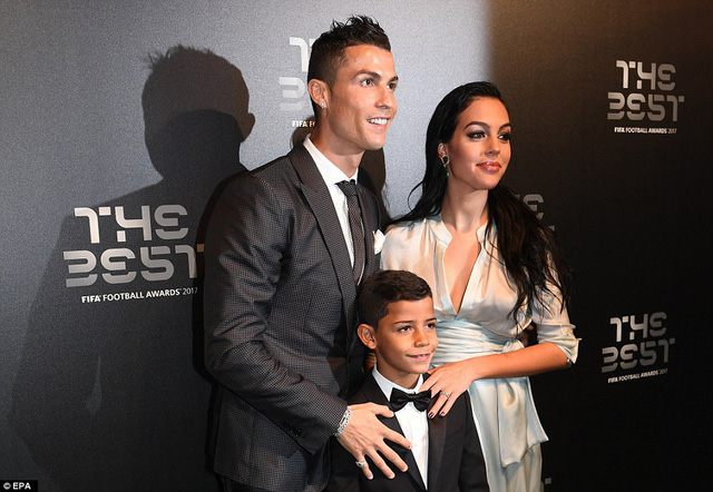 C.Ronaldo giành giải cầu thủ hay nhất thế giới của FIFA 2017