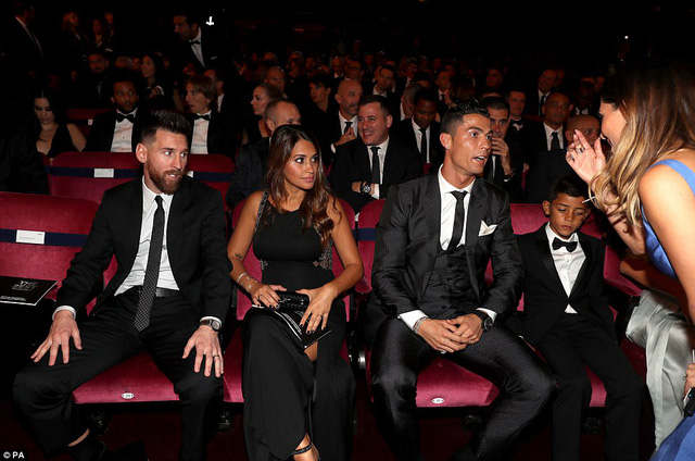C.Ronaldo giành giải cầu thủ hay nhất thế giới của FIFA 2017